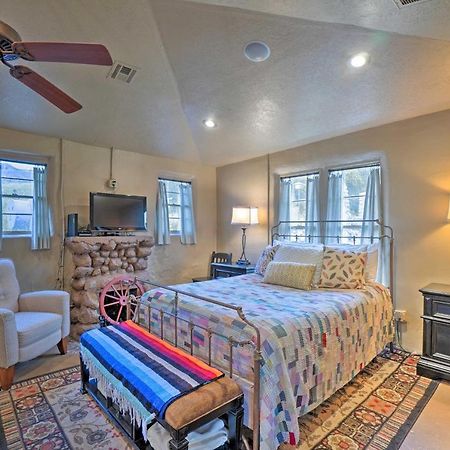 Enchanting Hilltop Cottage In Medicine Park! Bagian luar foto