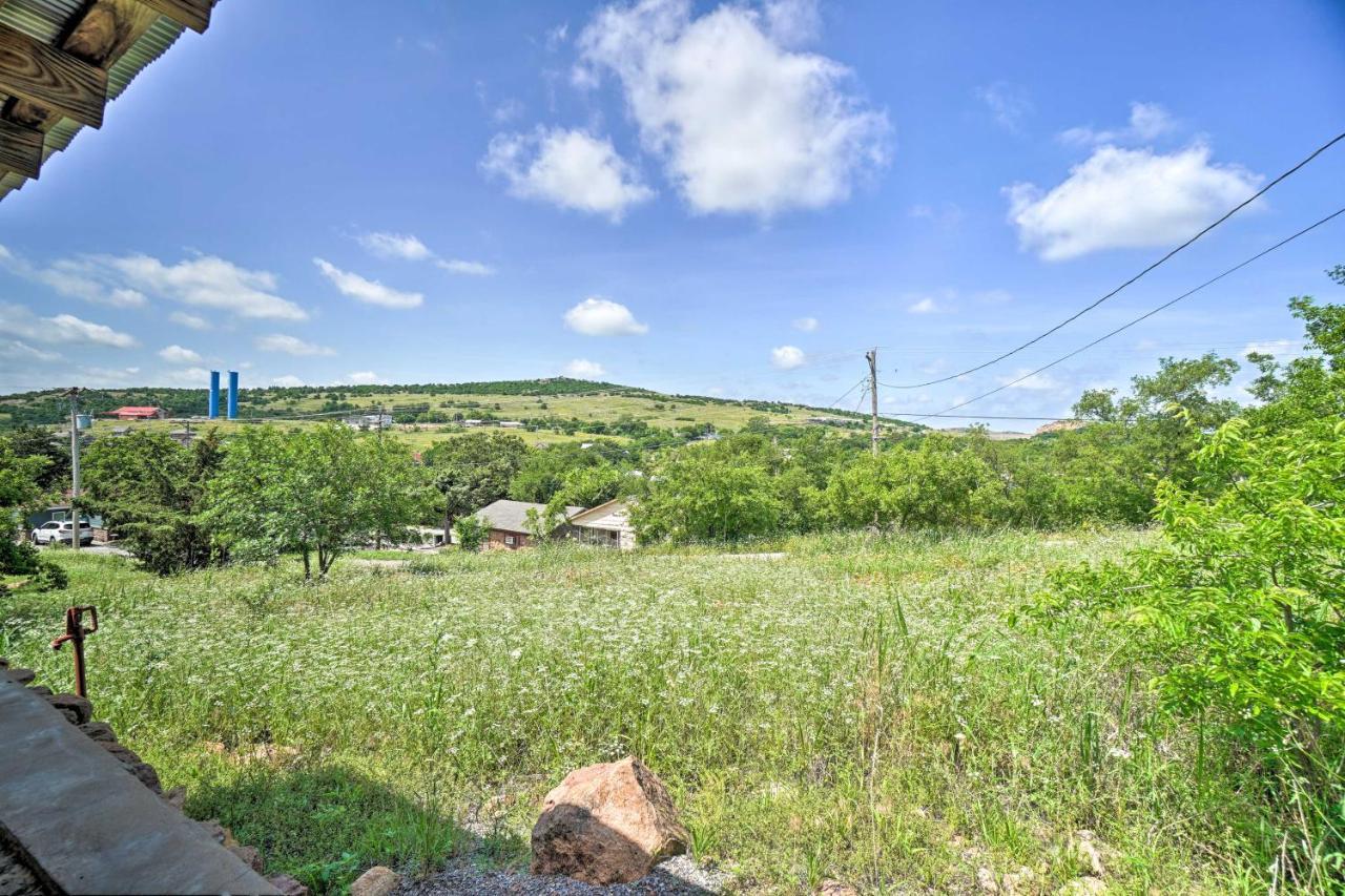 Enchanting Hilltop Cottage In Medicine Park! Bagian luar foto